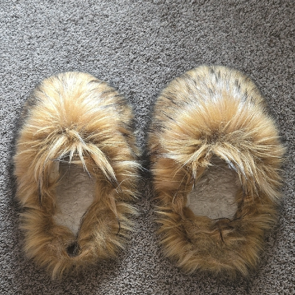 Women Fuzzy Brown Slippers🤎 Size 42-43